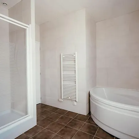 Maison 6pers / 1,2km De La / Smarttv / Fibre *